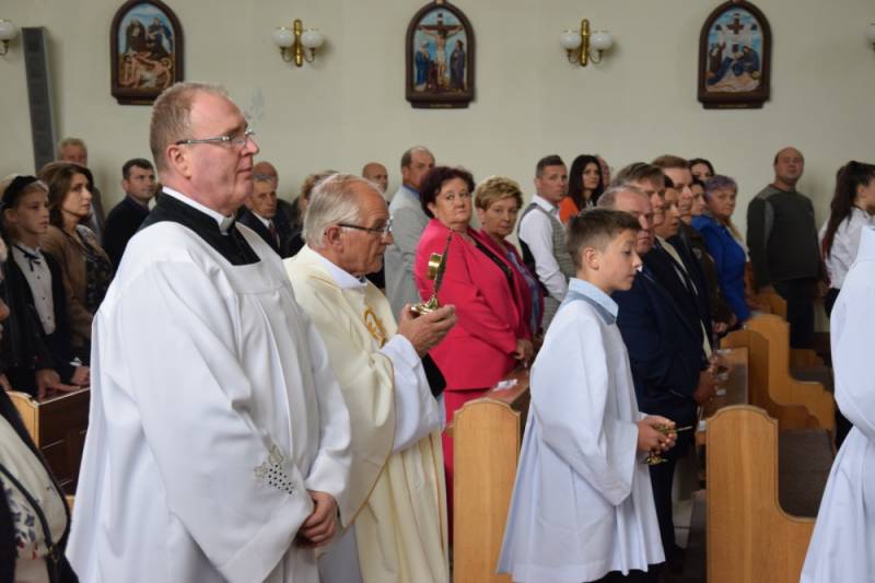 Zdjęcie: Wprowadzenie relikwi św. Jana Pawła II do parafii ...